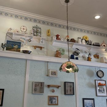 MeeMa’s - Decor to give you that feeling of an old time grandma's kitchen! - Breakfast & Brunch Near Me - Long Beach, California MeeMa’s - Decor to give you that feeling of an old time grandma's kitchen! - Breakfast & Brunch Near Me - Long Beach, California