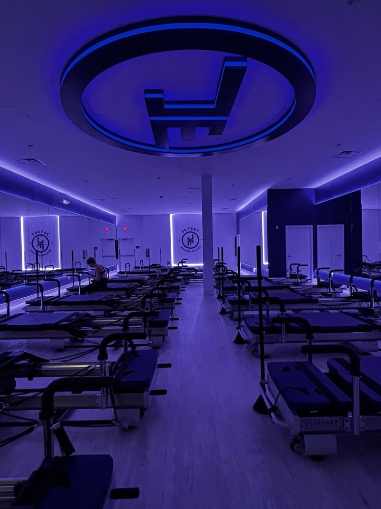 Jet Set Pilates Logo