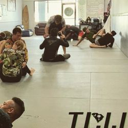 Tick-Tock Jiu-Jitsu - Pans training