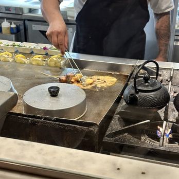 KAI ZAN - Chef preparing Teppan pork belly and shrimp - Asian Fusion Near Me - Chicago, Illinois