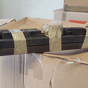 Mayzlin Relocation - Did not assemble the bed Legs. - Movers Near Me - Charlotte, North Carolina