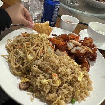 Wonderful Chinese Restaurant - General chicken combo plate - Chinese Near Me - Placerville, California Wonderful Chinese Restaurant - General chicken combo plate - Chinese Near Me - Placerville, California