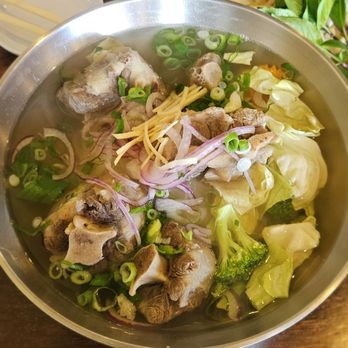 Ribs and Broth Moiliili - Ox tail pho - Vietnamese Near Me - Honolulu, Hawaii Ribs and Broth Moiliili - Ox tail pho - Vietnamese Near Me - Honolulu, Hawaii