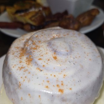 TRACE Market - Cinnamon roll - Breakfast & Brunch Near Me - Seattle, Washington TRACE Market - Cinnamon roll - Breakfast & Brunch Near Me - Seattle, Washington