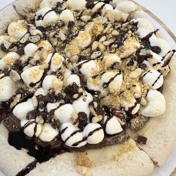 Cerealism - S'mores pizza - Desserts Near Me - Old Sacramento, California Cerealism - S'mores pizza - Desserts Near Me - Old Sacramento, California