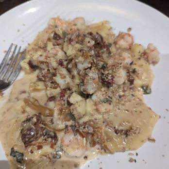 Graze - Butternut squash ravioli with  bacon and shrimp, caramelized onions and apples..so good! - New American Near Me - Mount Pleasant, South Carolina