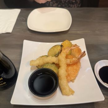 Saloon Osaka - Mixed Tempura - Sushi Bars Near Me - El Segundo, California