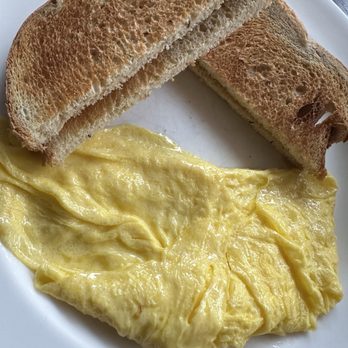 Frosty Bar - Eggs and toast - Pizza Near Me - Put In Bay, Ohio