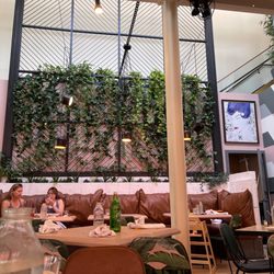 Social Kitchen & Bar - Nice interiors