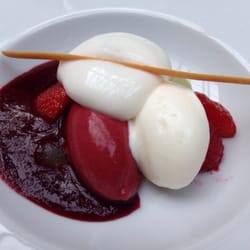 Van der Dussen - Meloensoep, gemarineerde meloen en yoghurtsorbet