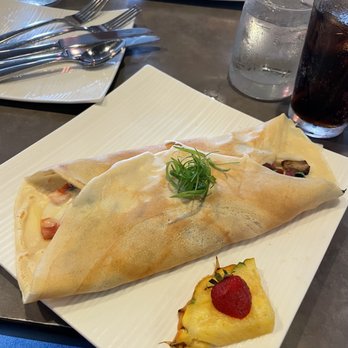 Moena Café - Savory crepe with ham and cheese - Cafes Near Me - Honolulu, Hawaii