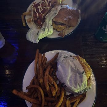 Temple - SMOKED BACON BURGER , FRIES and sweet potatoe fries - Burgers Near Me - Miami, Florida