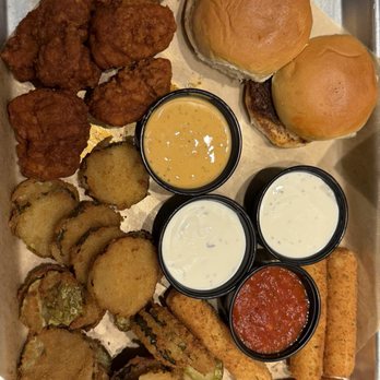 Buffalo Wild Wings - Ultimate Sampler - Chicken Wings Near Me - San Diego, California