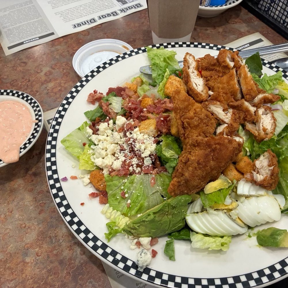 Crispy Chicken Cobb Salad with Thousand Island dressing Crispy Chicken Cobb Salad with Thousand Island dressing