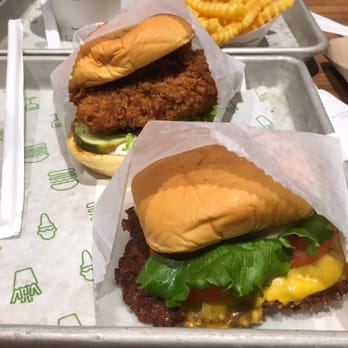 Shake Shack Bridgewater - Shack Burger and Chick'n Shack - Burgers Near Me - Bridgewater, New Jersey Shake Shack Bridgewater - Shack Burger and Chick'n Shack - Burgers Near Me - Bridgewater, New Jersey