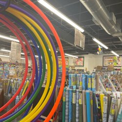 GW School Supply - Tons of paper for walls