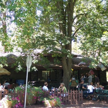 Manito Park Bench Cafe - The Park Bench as seen from the street - Coffee & Tea Near Me - Spokane, Washington