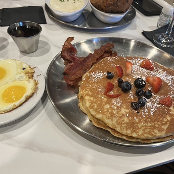 T's Brunch Bar - Pancakes - Breakfast & Brunch Near Me - Atlanta, Georgia T's Brunch Bar - Pancakes - Breakfast & Brunch Near Me - Atlanta, Georgia