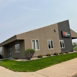 First Interstate Bank - Exterior image of First Interstate Bank in Brandon, South Dakota.