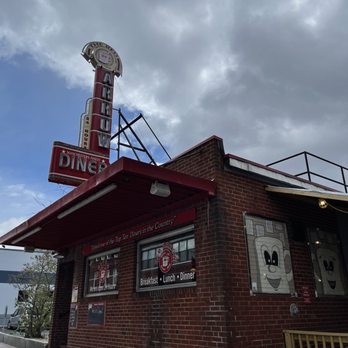 Red Arrow Diner - Storefront - Diners Near Me - Manchester, New Hampshire