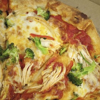 Metro - Pizza close-up. I got chicken, red peppers and broccoli as toppings. - Grocery Near Me - Ottawa, Ontario