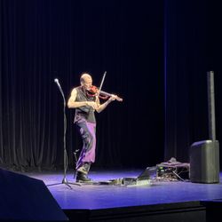 Madison Street Theater - Dixon's Electric Violin August 2024