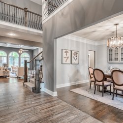 Lemondrop Home - Main entrance, dining and living room