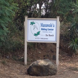 Manawale'a Riding Center - The sign you see as you pull in to the ranch.