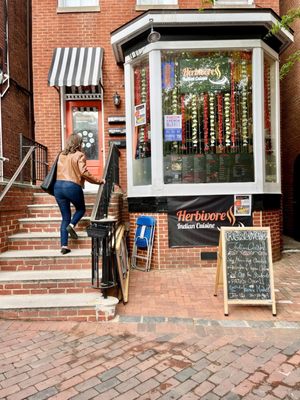 Herbivore Indian Cuisine (Vegetarian & Non-Vegetarian) by null