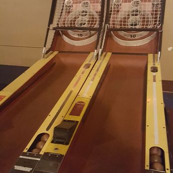 Art Marble 21 - Free skee ball - Cocktail Bars Near Me - Seattle, Washington