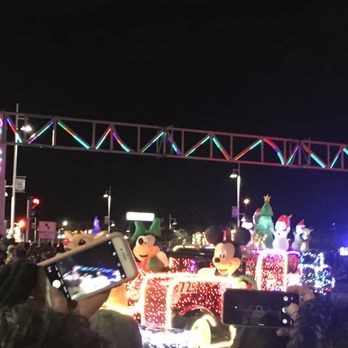 ABQ Uptown - Holiday Light Parade - Shopping Centers Near Me - Albuquerque, New Mexico
