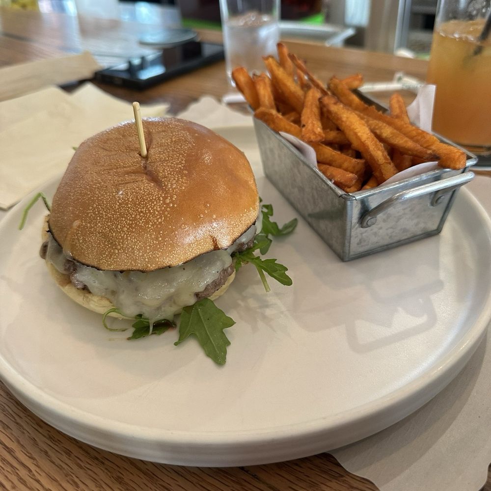 Willow & Whisk - Burger - Breakfast & Brunch Near Me - Millburn, New Jersey