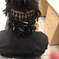 Crossroads Beauty Palace - Dreadlocks retwist