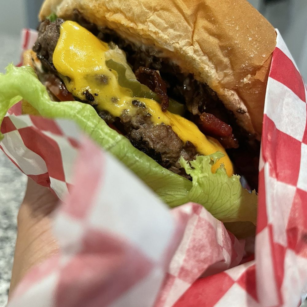 Buns on the Run ATX - BOTR Burger - Burgers Near Me - Manor, Texas