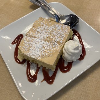 Kozak's Laketown Grill - Gooey Butter cake w/strawberry purée and whip cream - New American Near Me - Smithville, Missouri