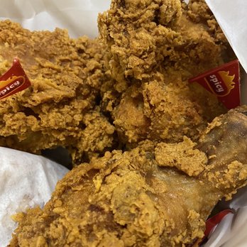 Jollibee - 10pc chicken bucket  1/2 spicy  1/2 regular - Fast Food Near Me - Brampton, Ontario