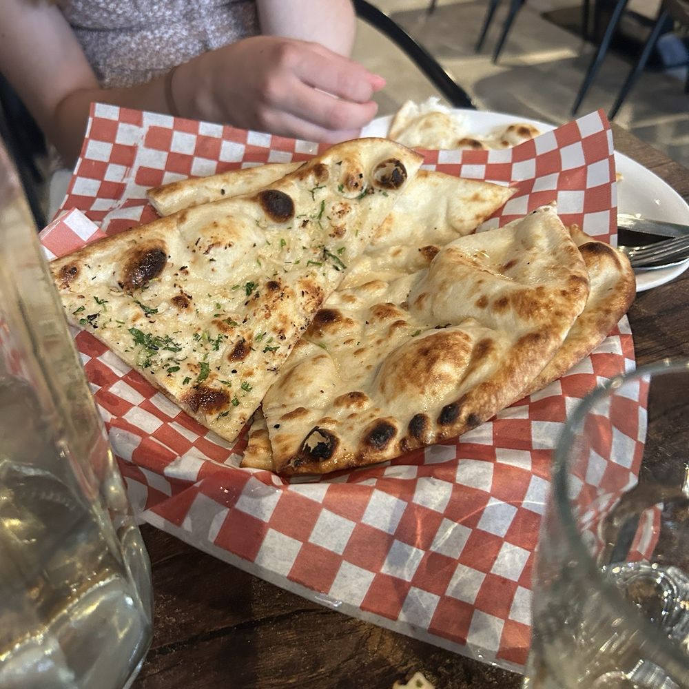 Garlic and plain naan Garlic and plain naan