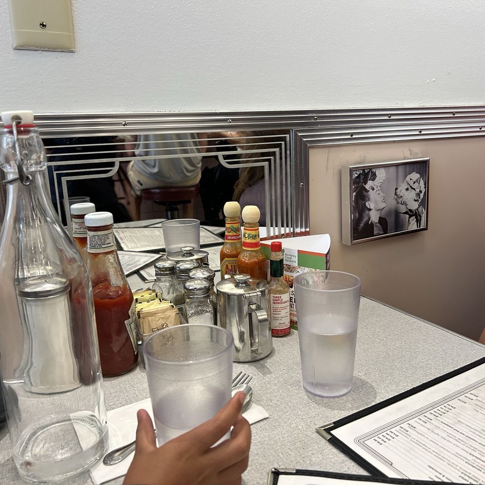 Oceanview Diner - Booth - Sandwiches Near Me - Berkeley, California Oceanview Diner - Booth - Sandwiches Near Me - Berkeley, California