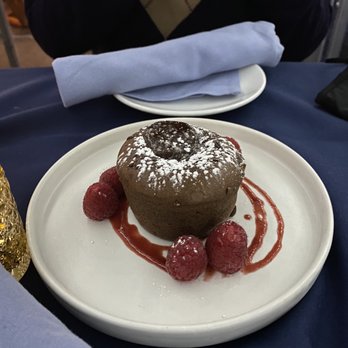 Watermark - disappointing lava cake - Cocktail Bars Near Me - New York, New York