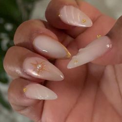 A.M Nail Lounge - These are my nails love them