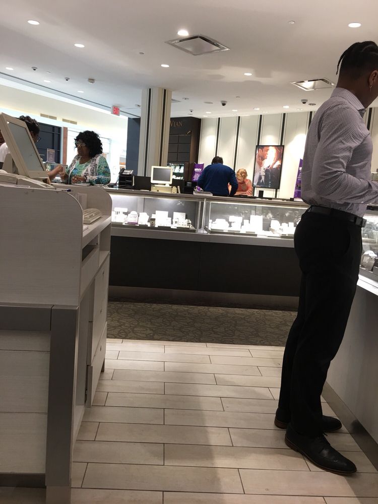 KAY JEWELERS Updated September 2024 11 Photos 1500 Polaris Pkwy