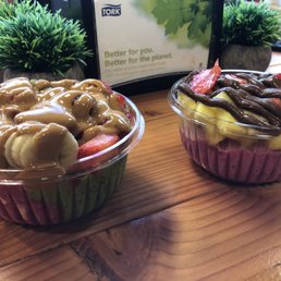 Half pitaya half green (left) Build Your Own Pitaya Bowl (right) Half pitaya half green (left) Build Your Own Pitaya Bowl (right)