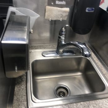 7-Eleven - Sink accessible to clients too - Convenience Stores Near Me - Montebello, California