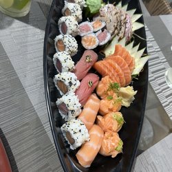 Pousada Kaliman - Sushi bowl for two.