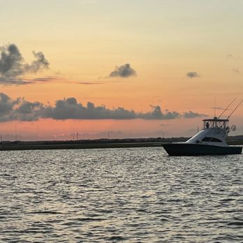 Lighthouse Trolleys - Boat Tours Near Me