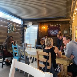 Peace Water Winery - Outdoor covered patio