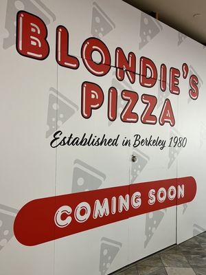 Blondie’s Pizza by null