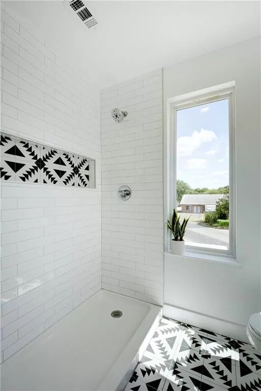 Slide of First Choice Framing, Siding, And Painting