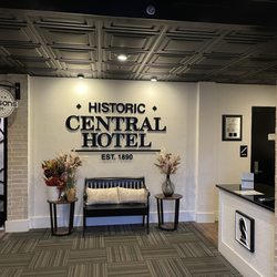 Seasons 101 - Lobby entrance