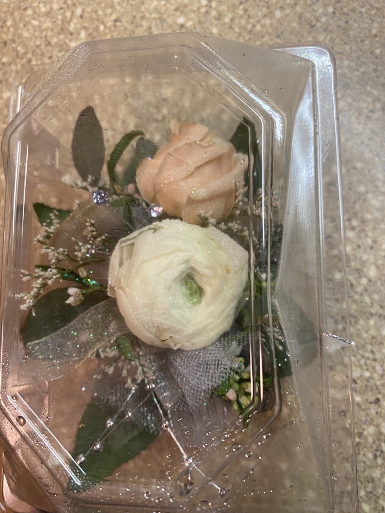 AN ENCHANTED FLORIST AT SKIPPACK VILLAGE Updated September 2024 12